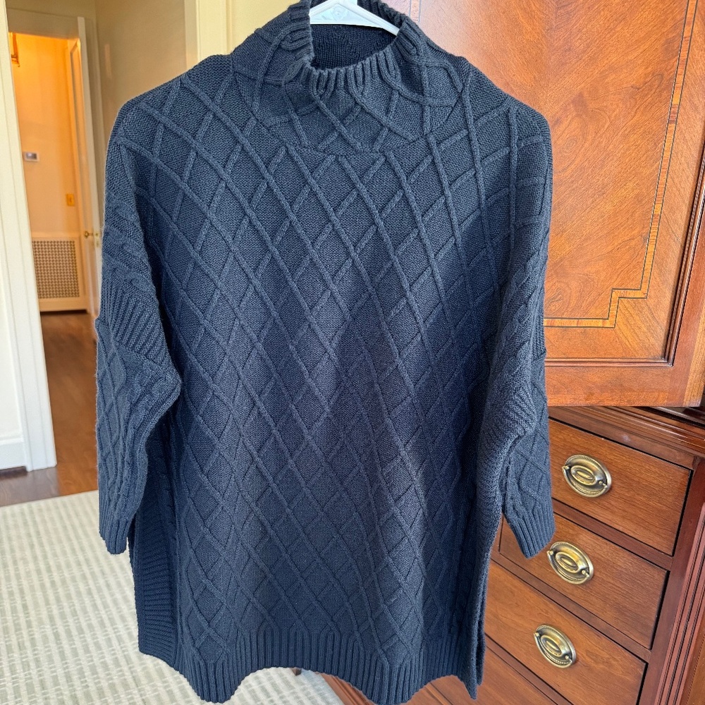 Mer Sea - One size Navy Sweater - great condition